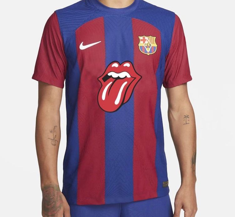 Wyj tkowa Koszulka Barcelony Na El Clasico 